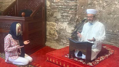 Ezan sesinden etkilenen kadın Müslüman oldu: ''İçimde bir şey titrediğini hissettim''