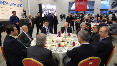 Karamollaoğlu ve İmamoğlu Saadet Partisi iftarında buluştu