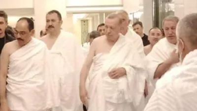 Cumhurbaşkanı Erdoğan ve bakanlardan Umre ziyareti