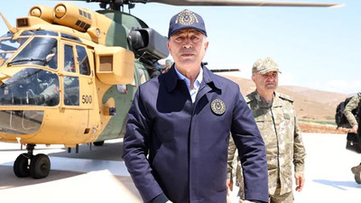 Bakan Akar komutanlarla sınırın sıfır noktasında