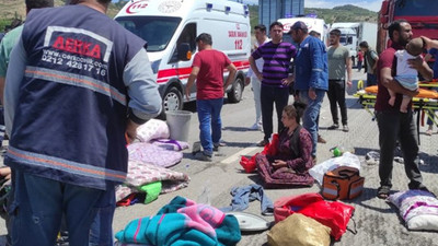 Korkunç kaza! Tarım işçilerini taşıyan kamyonet devrildi: 15 yaralı