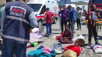 Korkunç kaza! Tarım işçilerini taşıyan kamyonet devrildi: 15 yaralı
