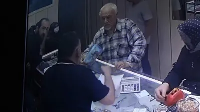 Kuzu kuzu altınlarını teslim edecekti, dolandırıcıların oyunu kuyumcuda bozuldu