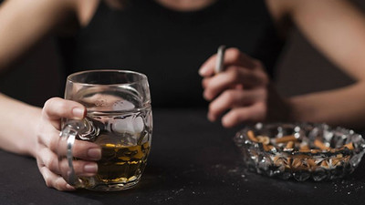 Akşamcılara, tiryakilere kötü haber! Sigara ve içkiye rekor zam geliyor
