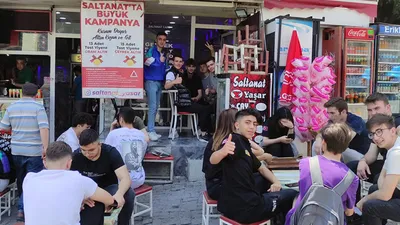 Patron çıldırdı: Tost yiyene çeyrek altın hediye! Ama bir şartla...
