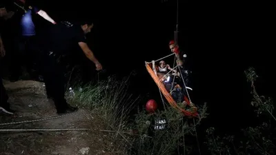 Telefonla konuşurken uçurumdan yuvarlandı