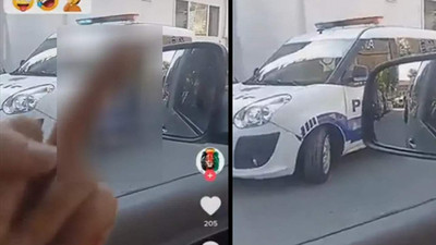 Yabancı uyruklu hadsiz! Polislere el hareketi çekti!