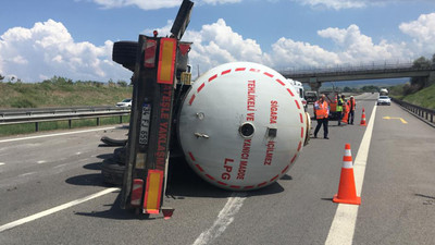 LPG yüklü tanker devrildi; İstanbul ve Ankara istikameti kapandı
