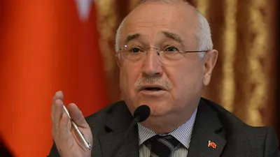 Cemil Çiçek: ''Toplumun dikiş noktalarına jilet atıyoruz, çok tehlikeli''