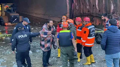 Korku dolu anlar! Tüneli sel bastı; mahsur kalan 3 işçi kurtarıldı