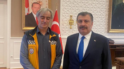 Bakan Koca, bakanlık önünde eylem yapan ambulans şoförüyle görüştü
