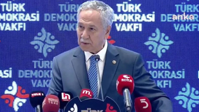 Arınç yine ortalığı alevlendirdi: ''Kral çıplak demenin vaktidir''