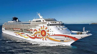 Cruise gemisi buzdağına çarptı