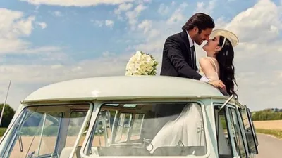 7 yıllık aşkta mutlu son! Ünlü çift Almanya'da evlendi