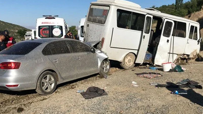 Otomobil ile işçi minibüsü şarampole devrildi: Çok sayıda yaralı var