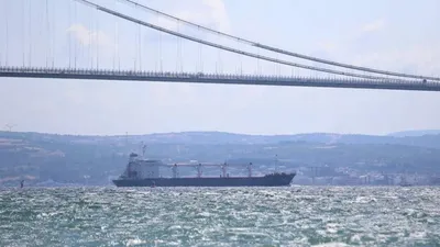 İstanbul Boğazı'nı geçen mısır yüklü gemi Çanakkale'de