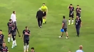 Yeşil sahalarda görülmemiş olay! Başkan sahaya inip hakemi fırçaladı