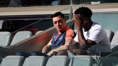 Mesut Özil'in yeni takımına gol yağmuru