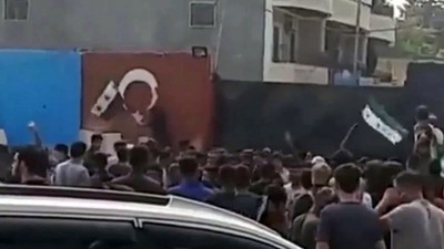 Şerefsizler! Önce bayrağımızı yaktılar, şimdi de...