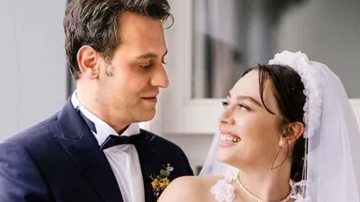 Demet Evgar anne oldu