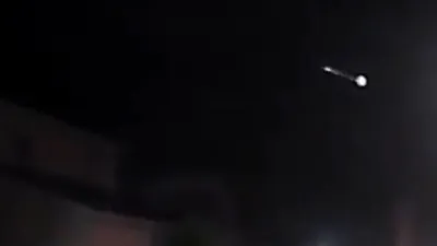Gökyüzünde ateş topu heyecanı kamerada