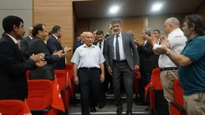 Muhsin Yazıcıoğlu'nun ağabeyi MYP'nin kongresinde ortaya çıktı