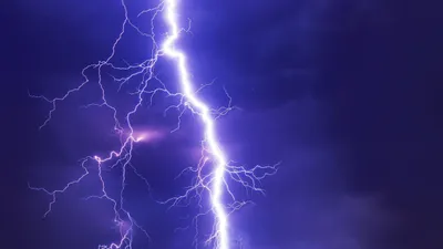 Peş peşe düşen yıldırımlar 24 saatte 13 can aldı
