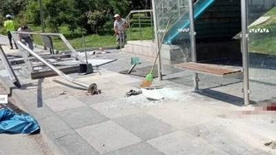 Ankara'da araç otobüs durağına daldı: Yaralılar var