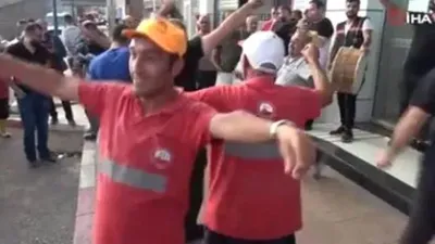 En düşük işçi maaşı 8 bin lira yapıldı, işçiler göbek atarak kutladı