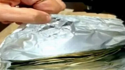 Tavuk sandviç sipariş etmişti, içinden çıkanla şoke oldu