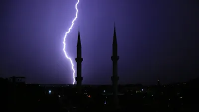 Malatya'da şimşekler görsel şölen oluşturdu