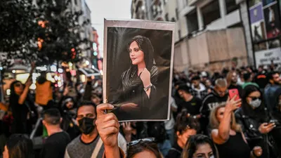 İran'da tansiyon düşmüyor! Ölü sayısı 8'e yükseldi