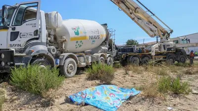 Ölen işçinin cenazesi kalkmadan işe devam ettiler