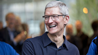 Apple CEO'su Tim Cook'un maaşı düşürüldü