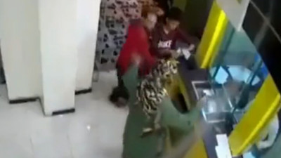 Bankayı el bombasıyla havaya uçurdu