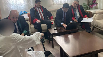 Mahkeme heyeti duruşma için ayaklarına geldi