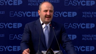 Bakan Varank'tan cep telefonu çıkışı: Biz bu kadar zengin bir ülke değiliz