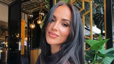 Berna Keklikler süper minili pozuyla yorum yağmuruna tutuldu: ''Bu kadarı fazla''