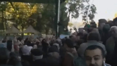 TBMM önünde Alevi derneklerine polis müdahalesi