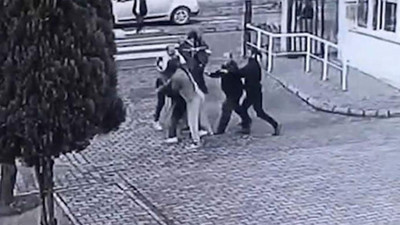 Öğretmene ''çocuğuma vurdun'' dayağı! Tekme tokat dövdüler