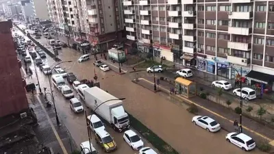 İki ilimiz sağanak yağışa teslim! Evleri su bastı