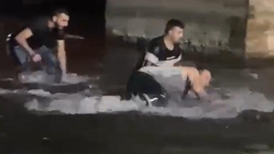 Yer: Adana... 50 kiloluk balıkları elle yakaladılar