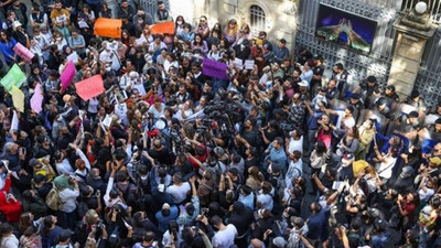 İran'da molla rejimi bir protestocuyu daha idam etti