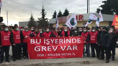 Erdoğan'ın attığı imzaya sert tepki: ''AK Partidemek grev düşmanlığı demek''