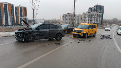 3 araç birbirine girdi: 1'i polis 4 yaralı