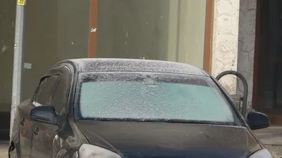 Yüksekova’da araçlar buz tuttu