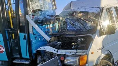 Halk otobüsü ve minibüs çarpıştı: Ölü ve yaralılar var