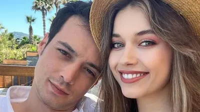 Afra Saraçoğlu'nun dekolteli pozları sonrası Mert Yazıcıoğlu'ndan da paylaşım geldi