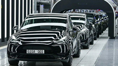 Satışları düşen Tesla, fiyatları indirdi