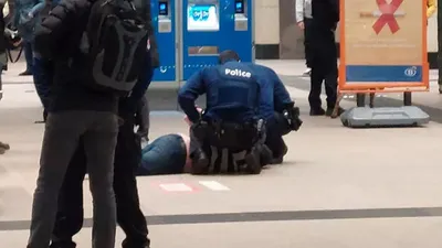 Belçika'da tren garında bıçaklı saldırı